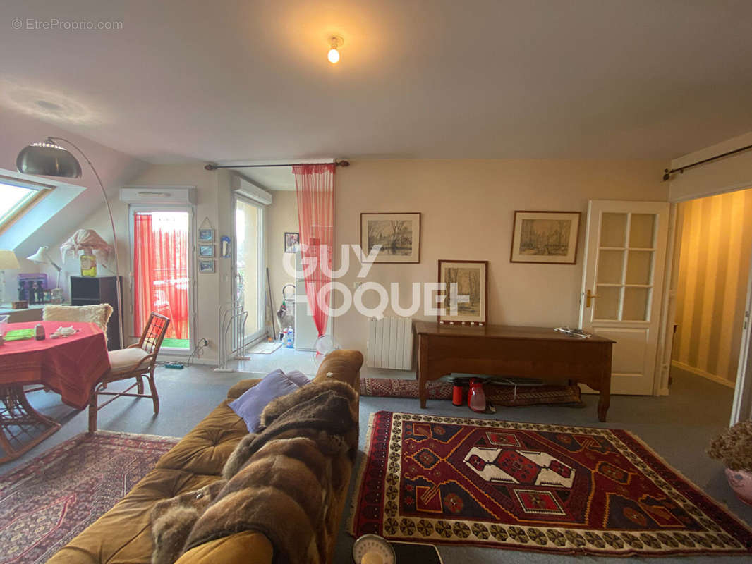 Appartement à LACROIX-SAINT-OUEN