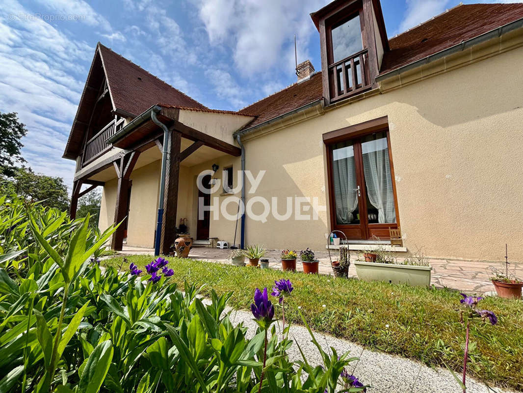 Maison à LACROIX-SAINT-OUEN