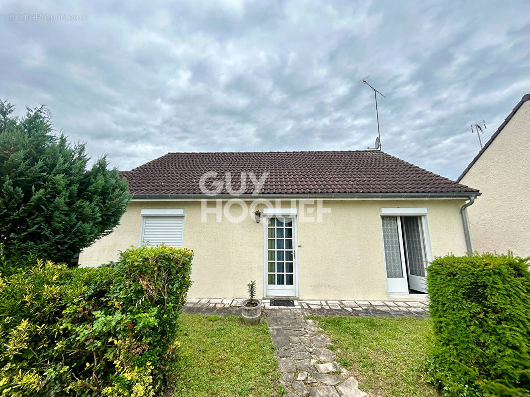 Maison à LACROIX-SAINT-OUEN