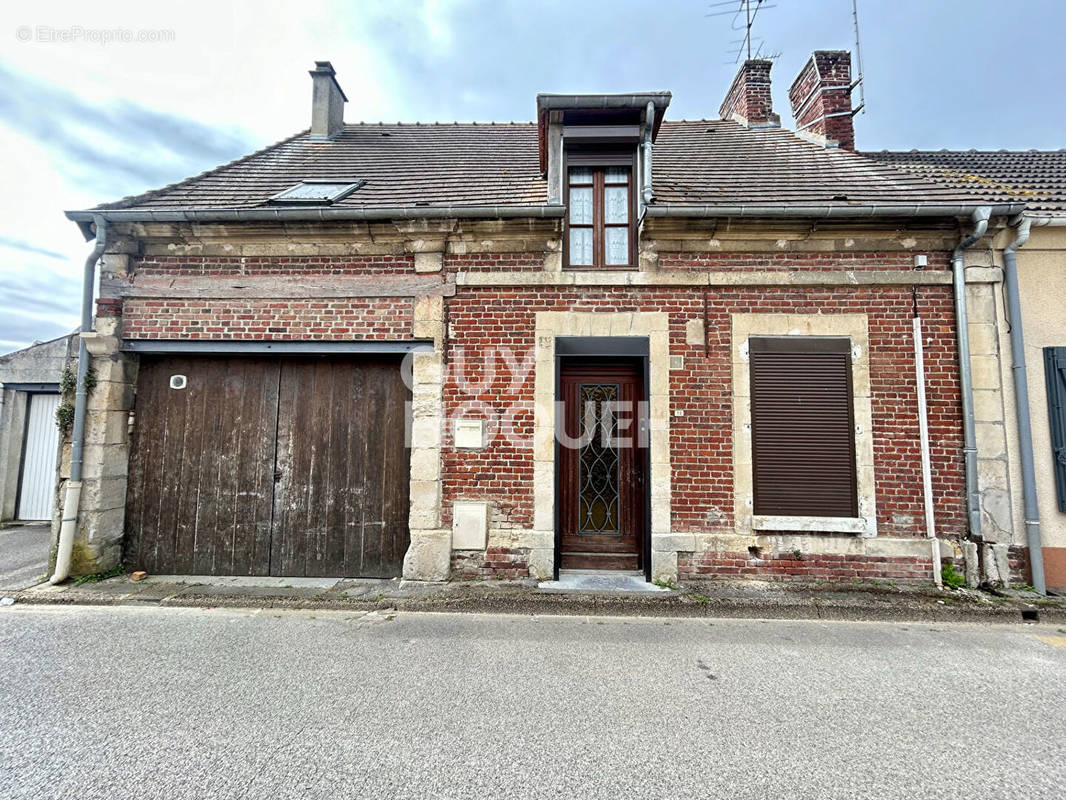 Maison à ESTREES-SAINT-DENIS