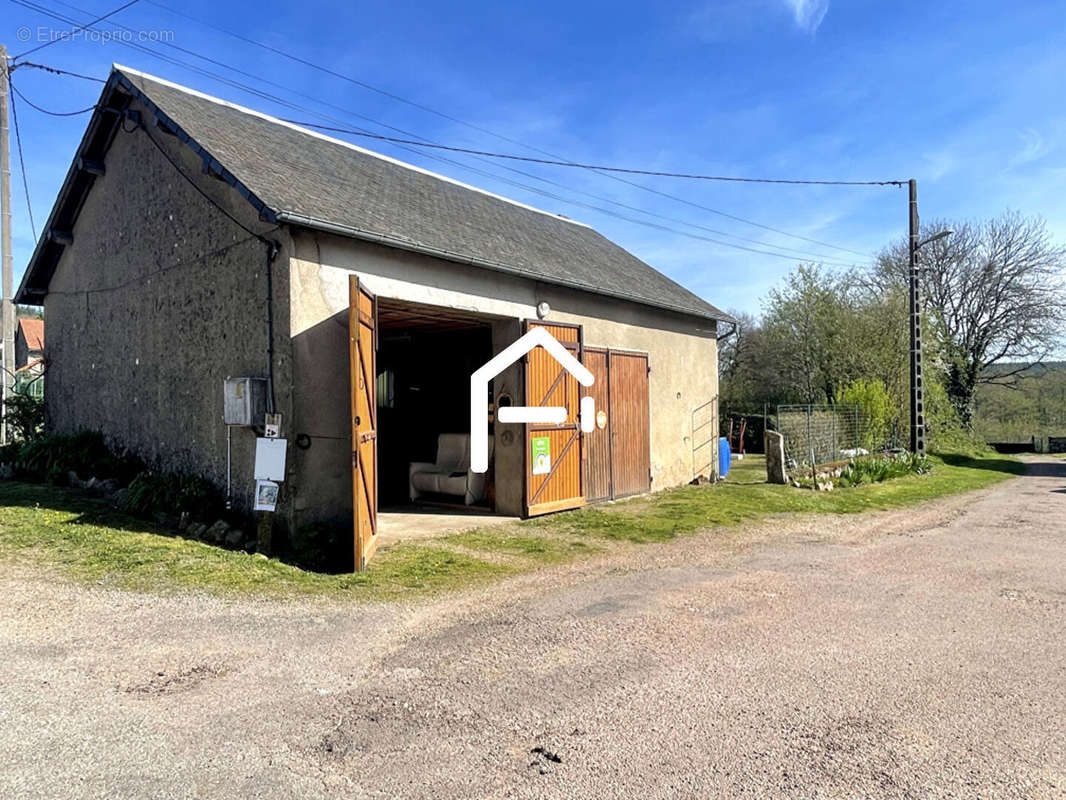 Maison à DUN-LES-PLACES