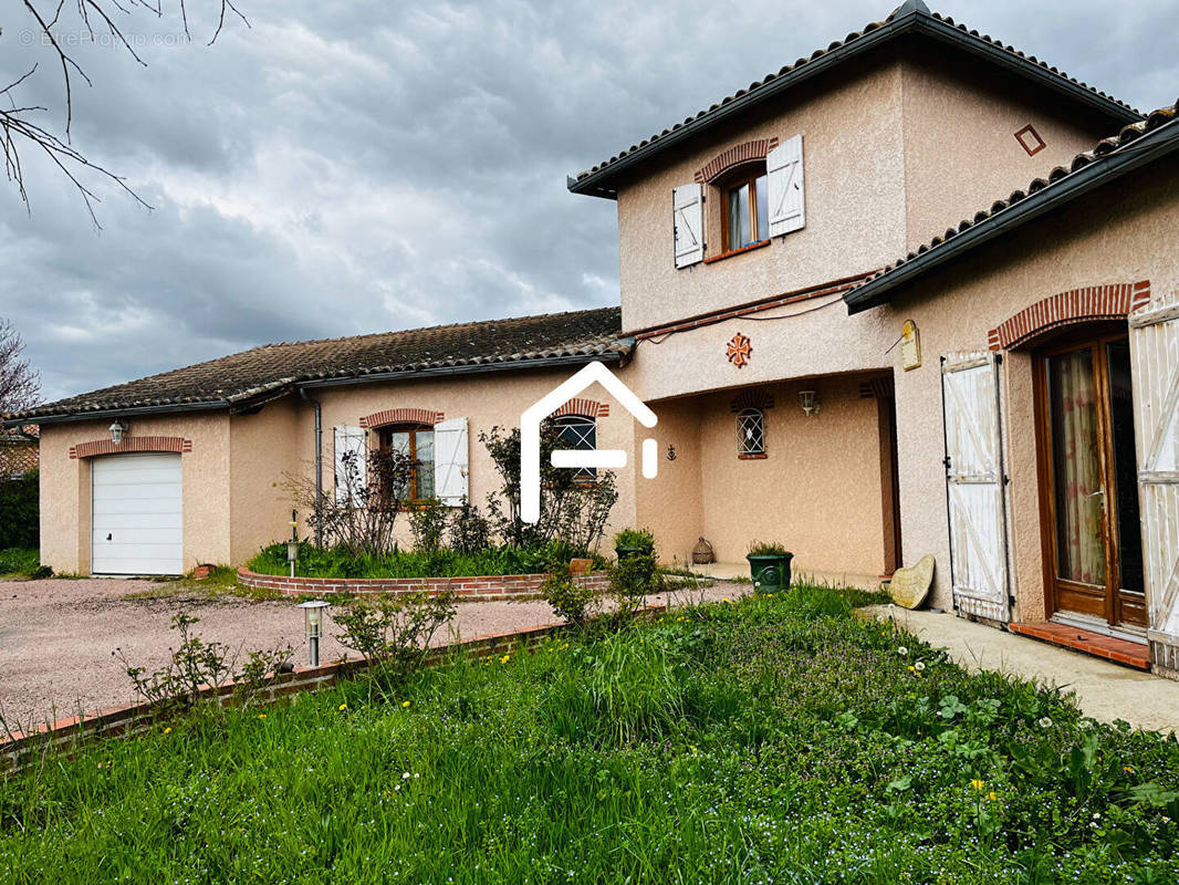 Maison à SAINT-SULPICE