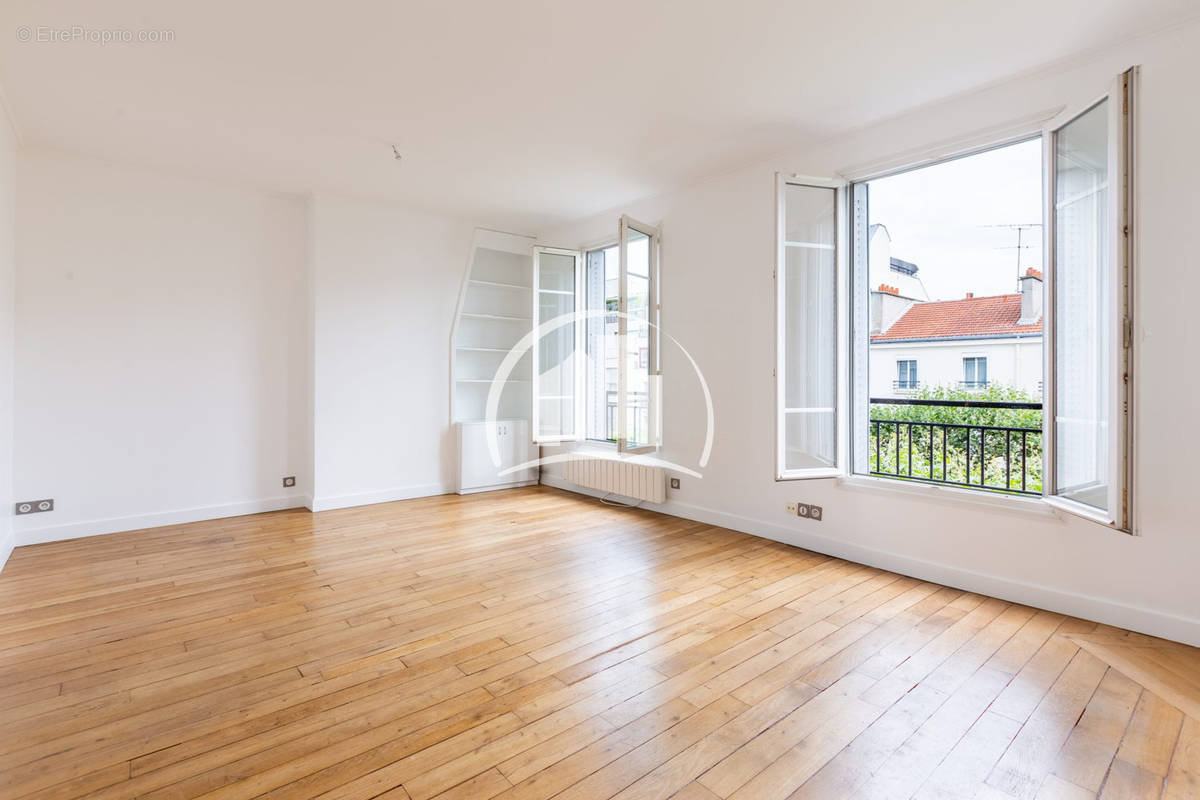 Appartement à CHARENTON-LE-PONT