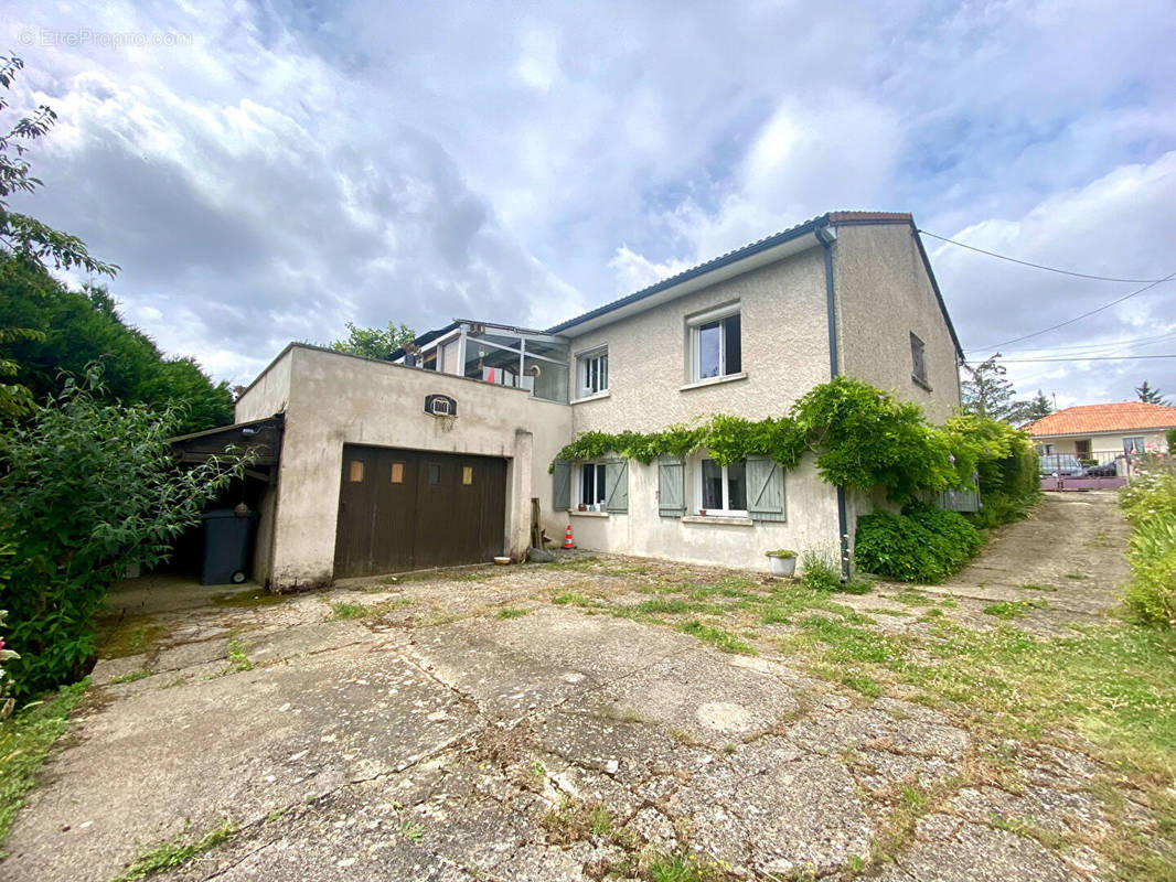 Maison à VOUNEUIL-SOUS-BIARD