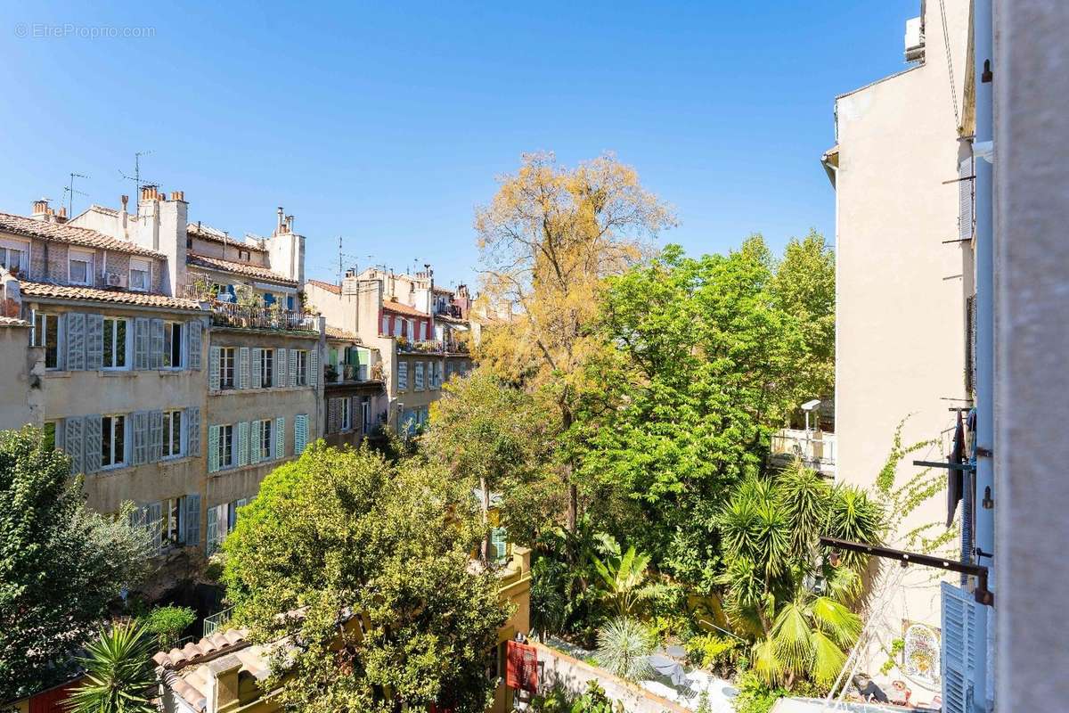 Appartement à MARSEILLE-1E