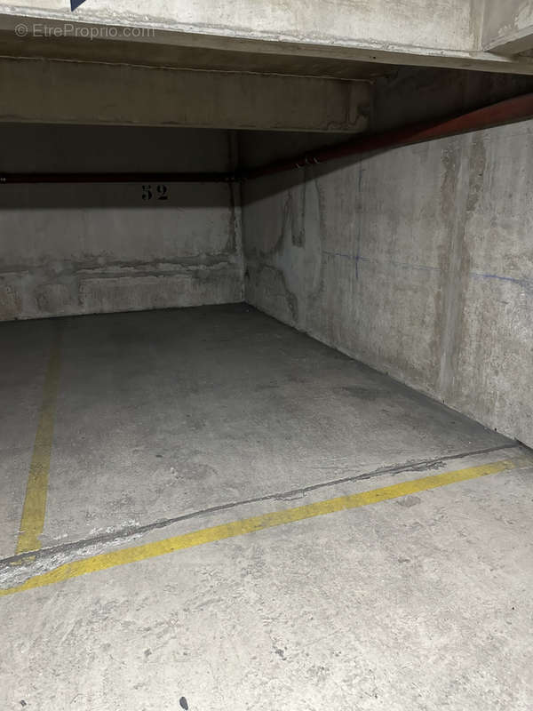 Parking à COURBEVOIE