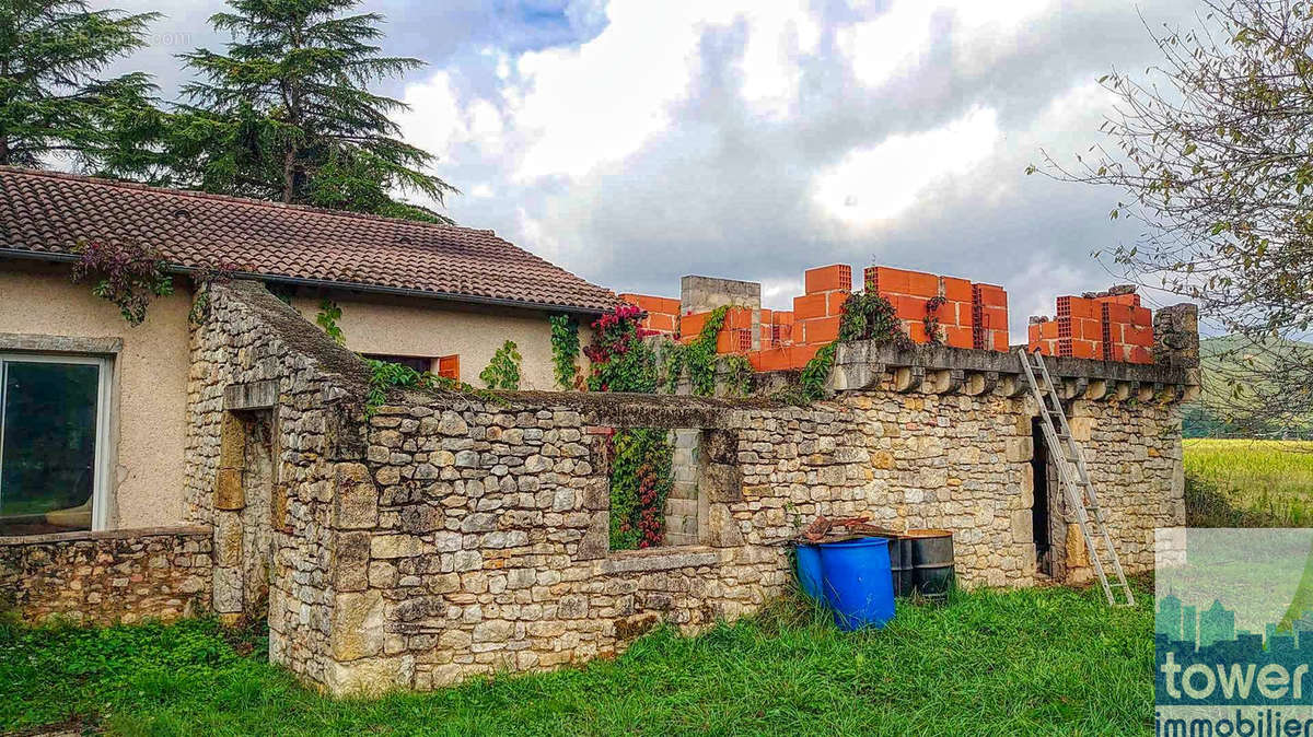 Maison à TOUZAC