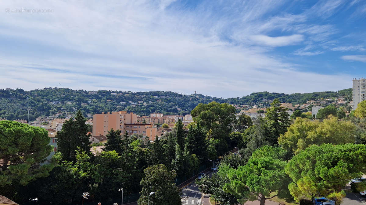 Appartement à VALLAURIS