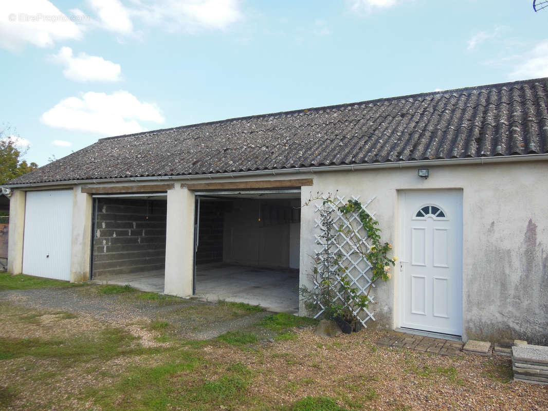 Maison à GENNES