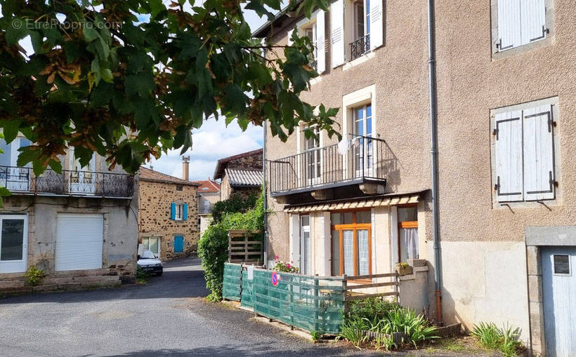 Maison à LAUSSONNE