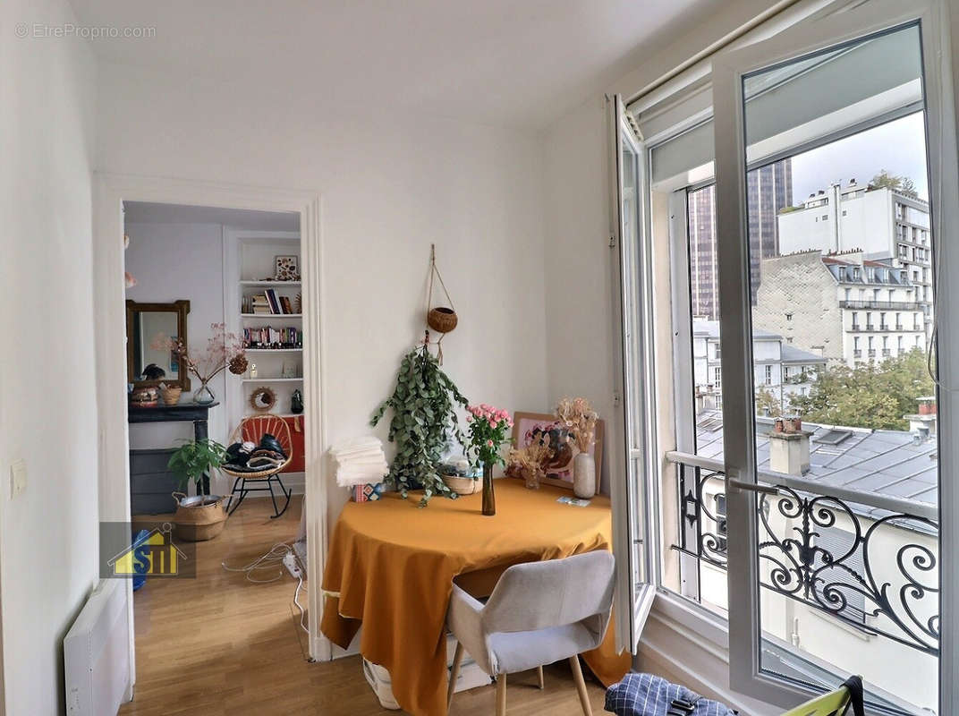 Appartement à PARIS-14E