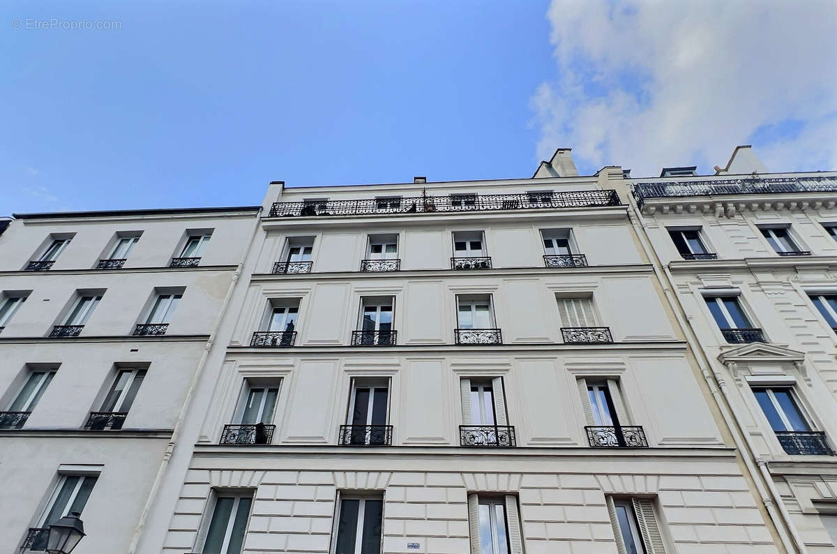 Appartement à PARIS-14E