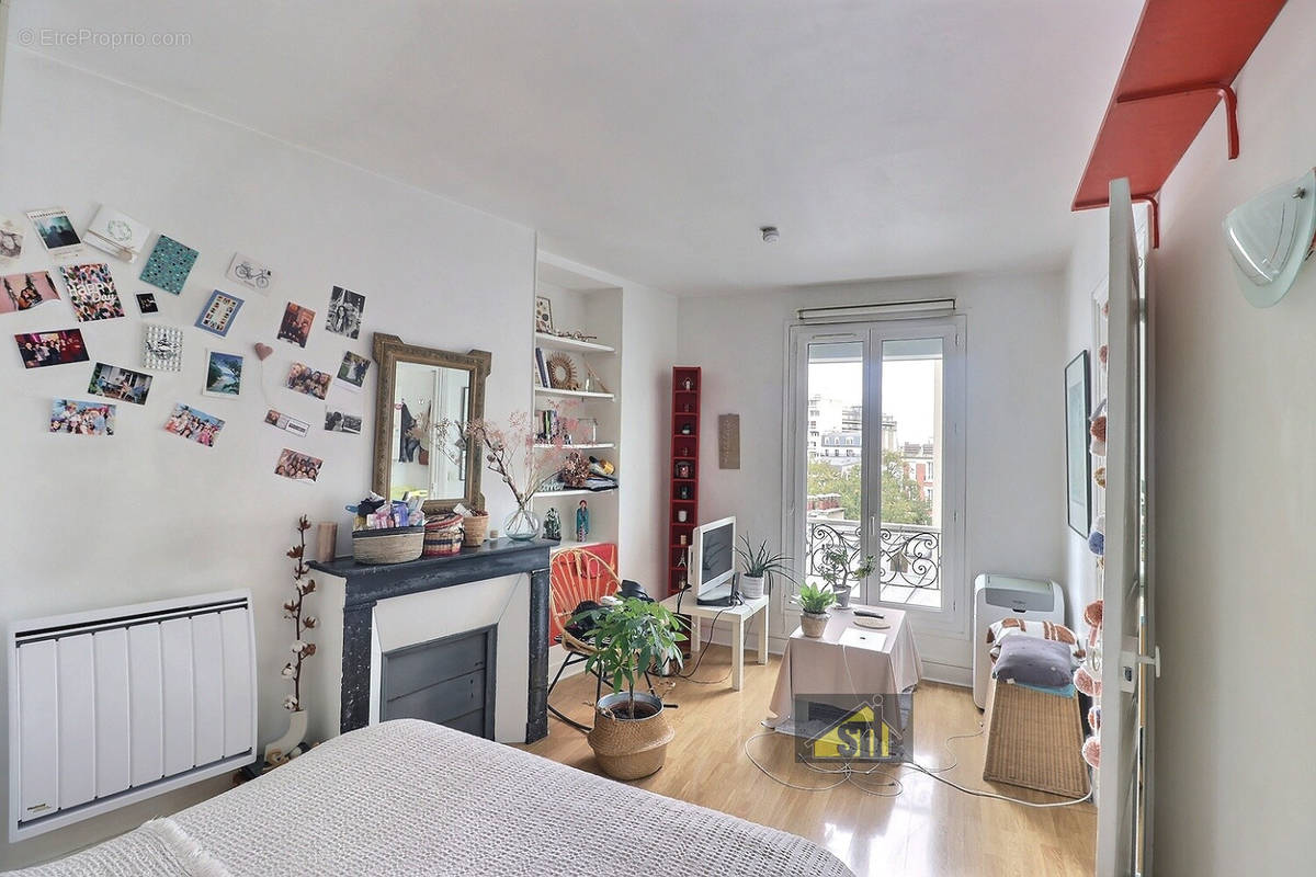 Appartement à PARIS-14E