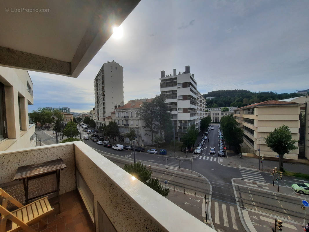 Appartement à SAINT-ETIENNE