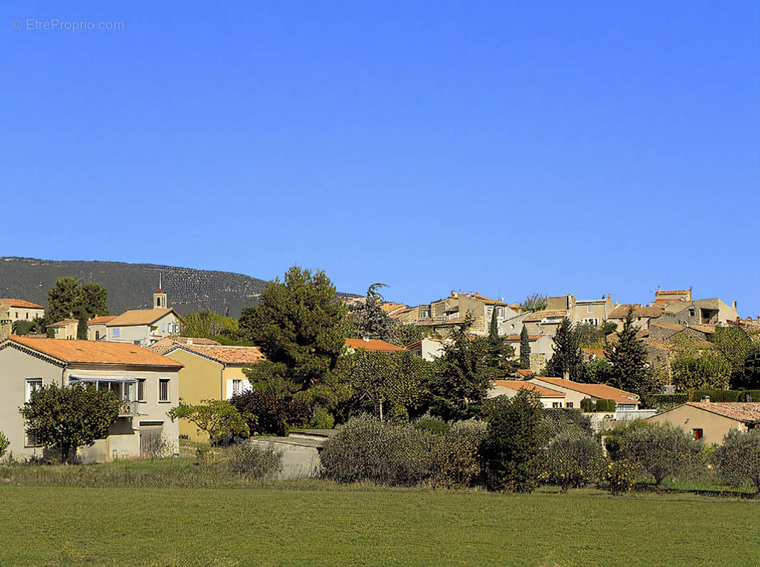 Terrain à LA MOTTE-D&#039;AIGUES