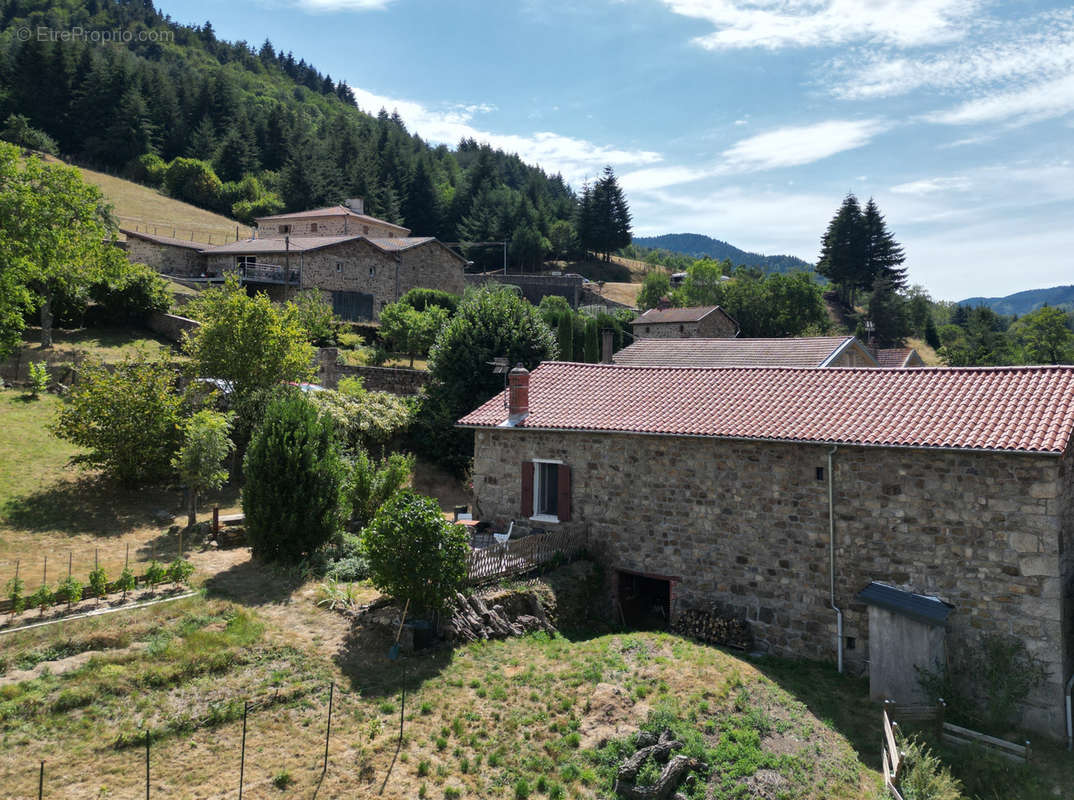 Maison à SAINT-JULIEN-VOCANCE