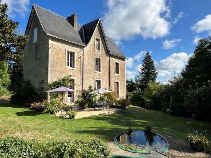 Maison à CHARROUX