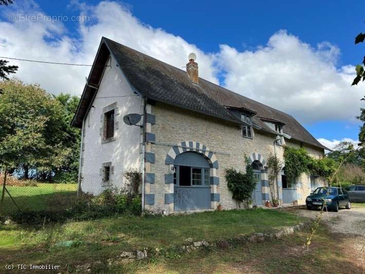 Maison à CHARROUX