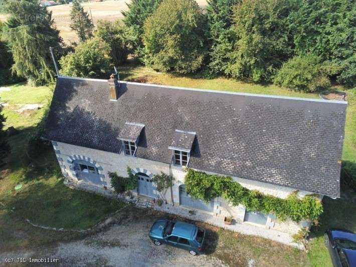 Maison à CHARROUX