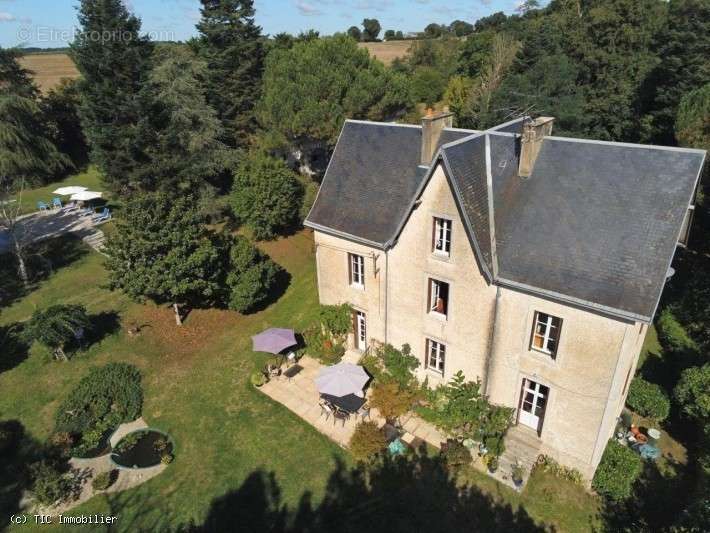 Maison à CHARROUX