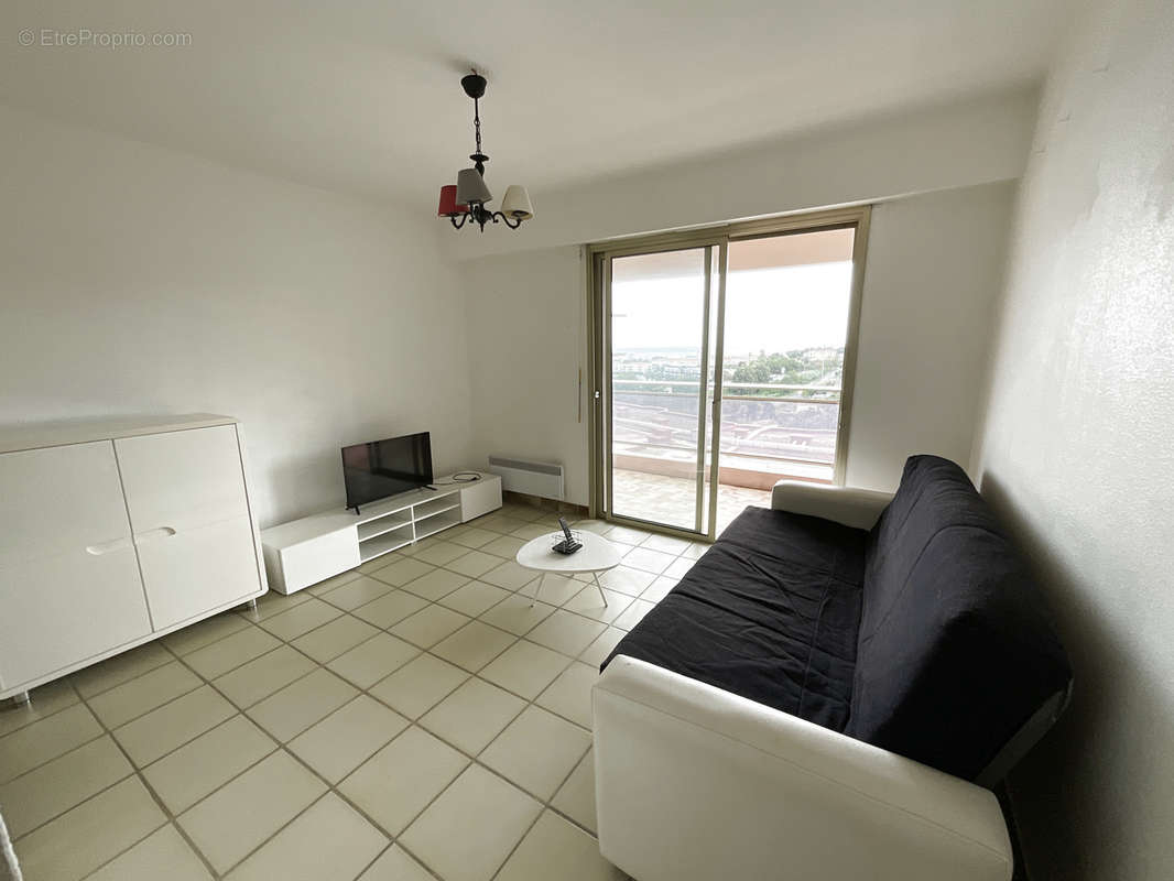 Appartement à VILLENEUVE-LOUBET