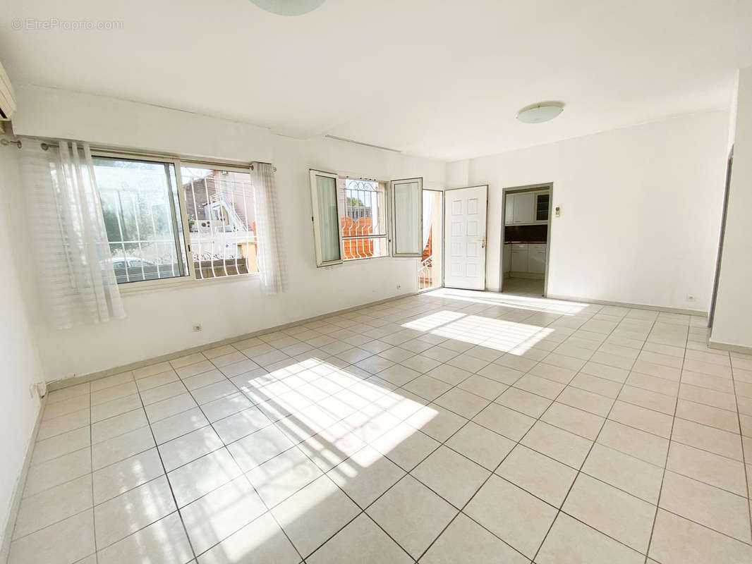 Appartement à MARSEILLE-8E