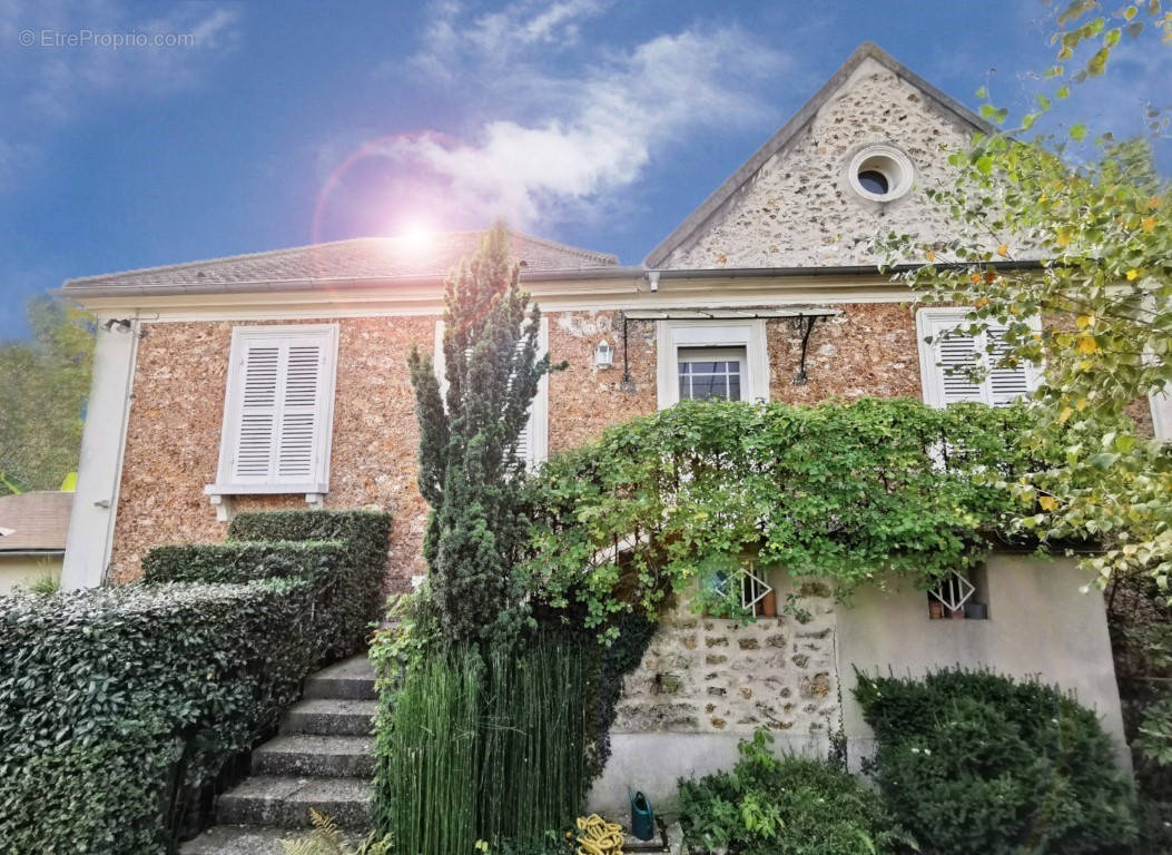 Maison à SAINT-REMY-LES-CHEVREUSE