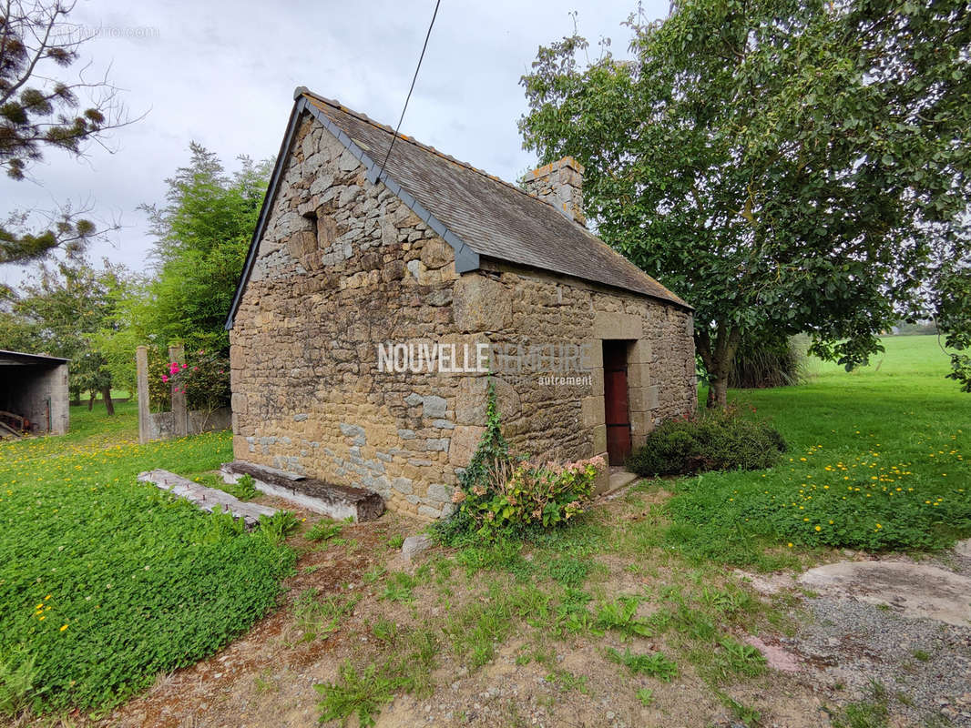 Maison à MONTOURS