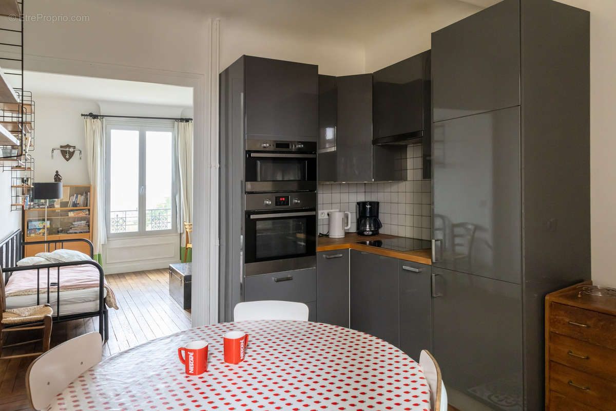 Appartement à LA GARENNE-COLOMBES