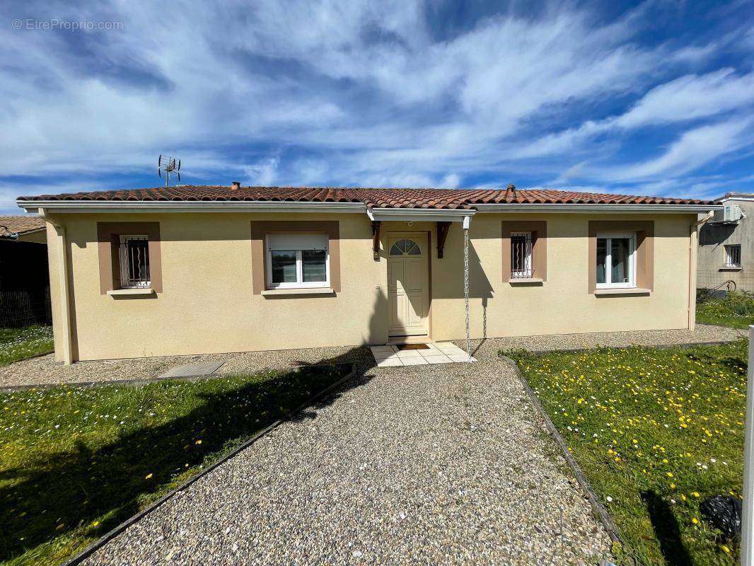 Maison à LA LANDE-DE-FRONSAC