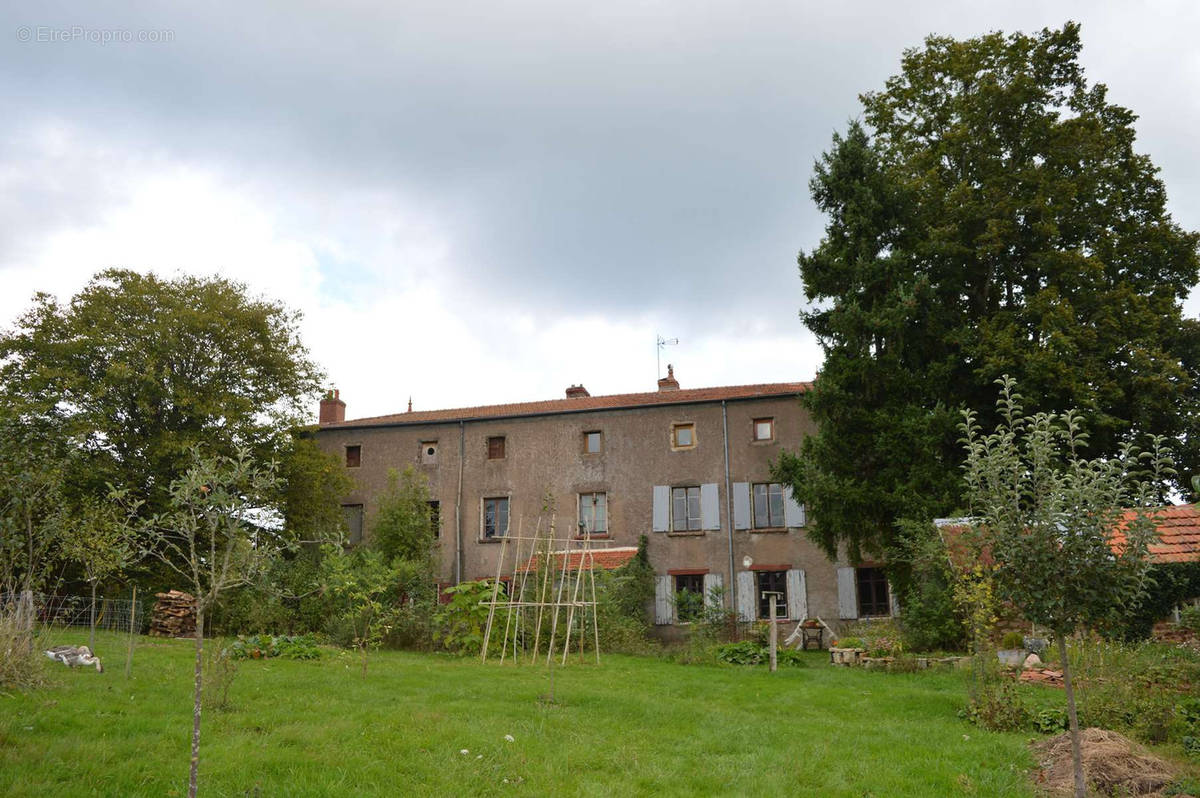 Maison à MONTAIGUET-EN-FOREZ