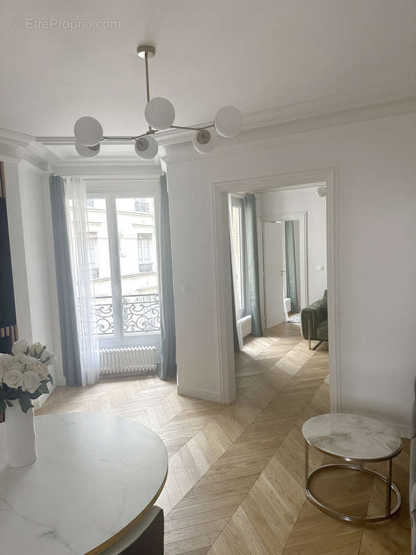 Appartement à PARIS-17E