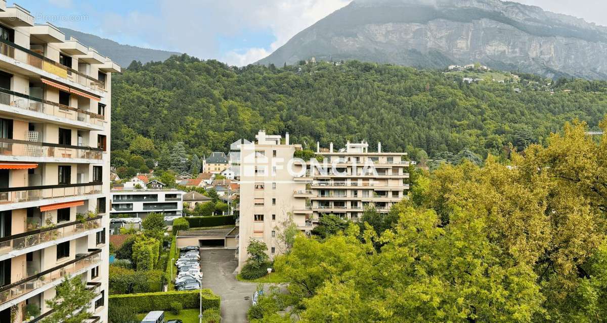 Appartement à MEYLAN