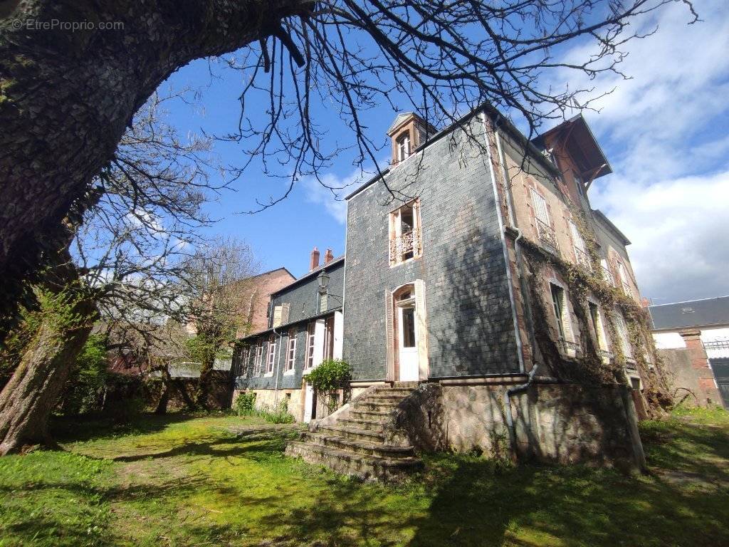 Maison à CHATEAU-CHINON(VILLE)