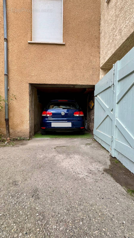 Parking à SAINT-FONS