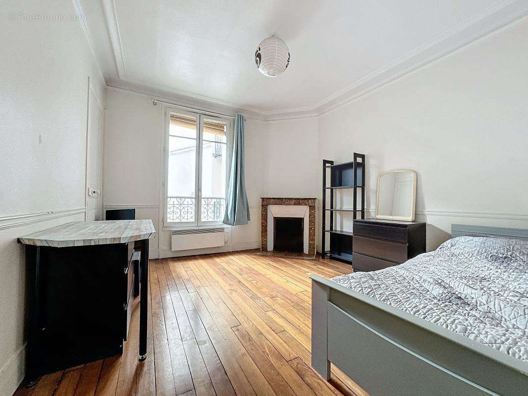 Appartement à PARIS-14E