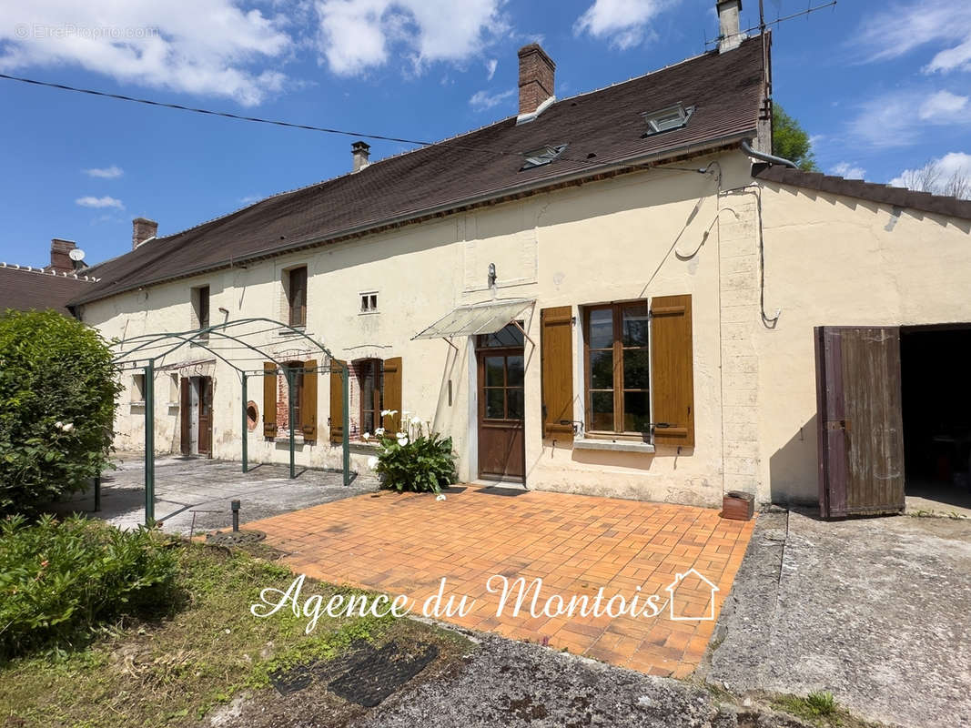 Maison à LONGUEVILLE