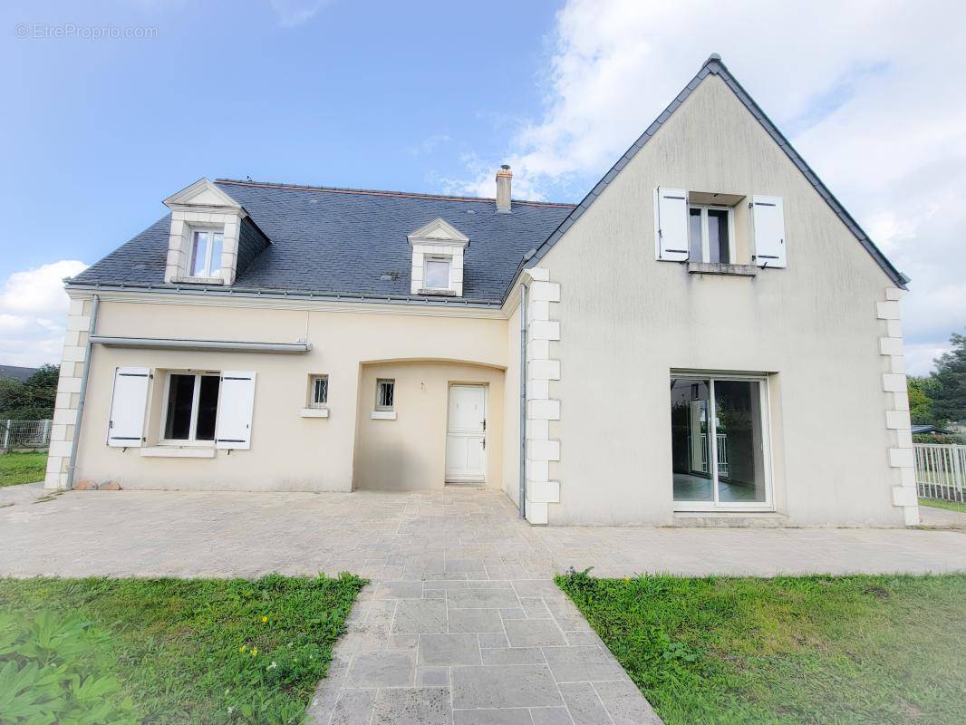 Maison à SAINT-CYR-SUR-LOIRE