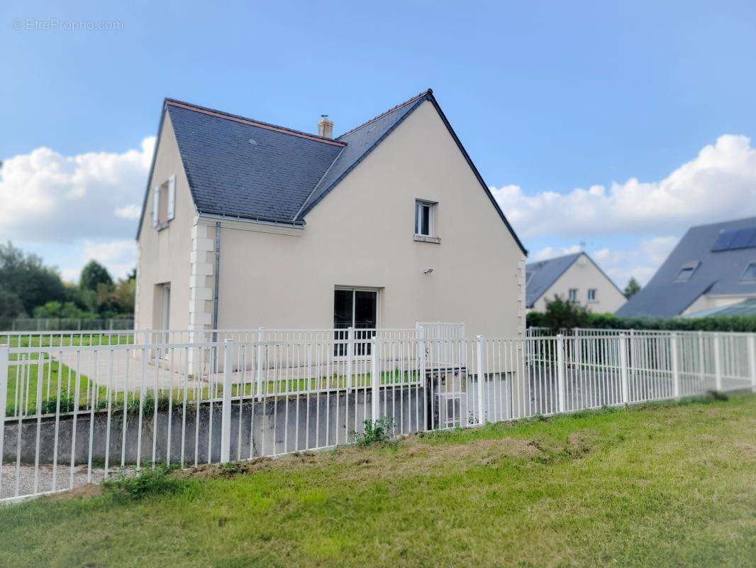 Maison à SAINT-CYR-SUR-LOIRE