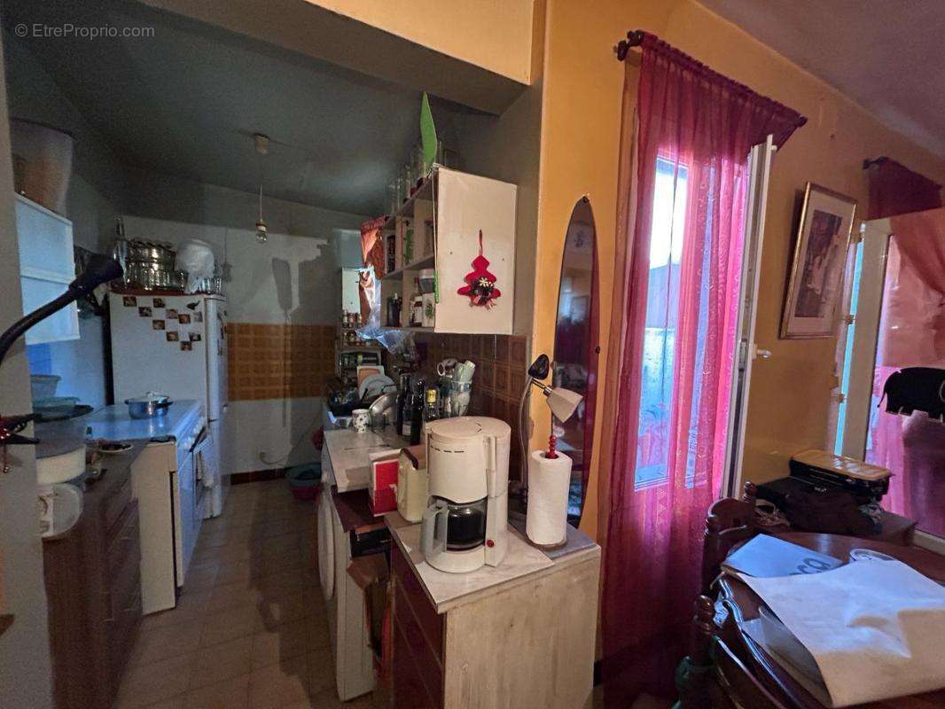 Appartement à MARSEILLE-3E