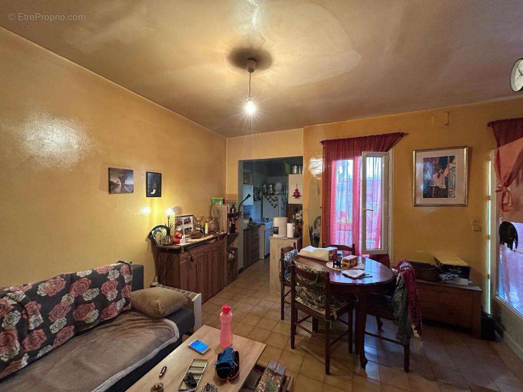 Appartement à MARSEILLE-3E