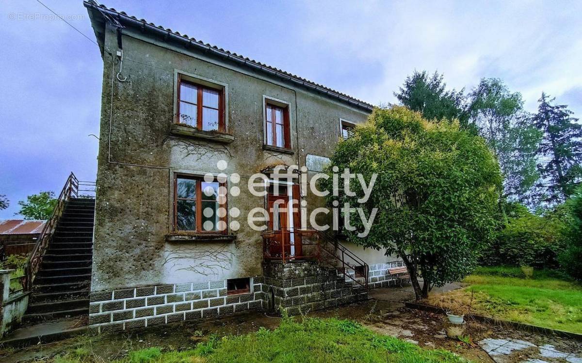 Maison à PARTHENAY