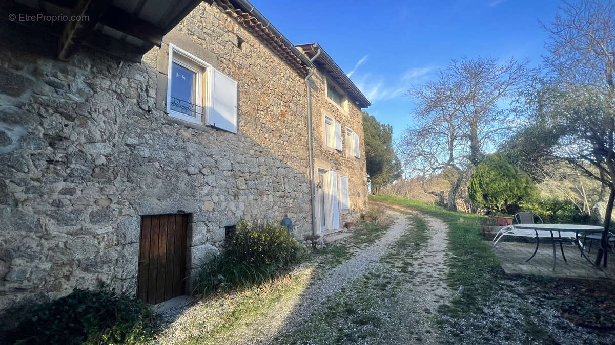 Maison à TOURNON-SUR-RHONE