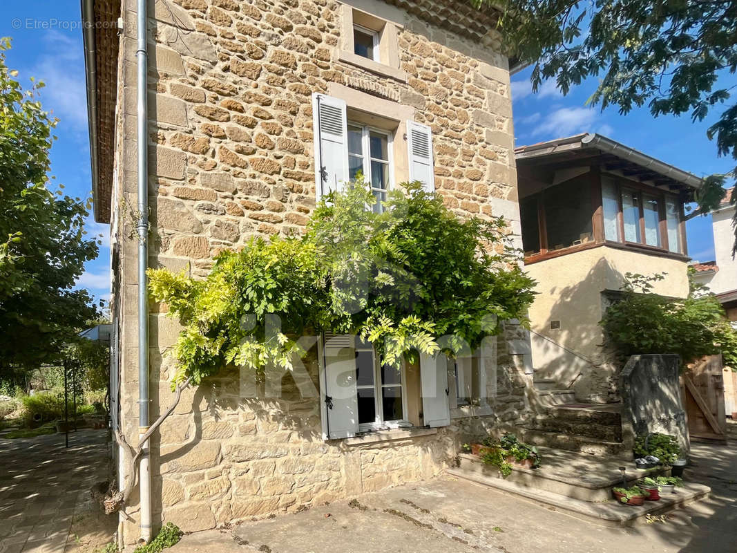 Maison à SAINT-BARTHELEMY-DE-VALS