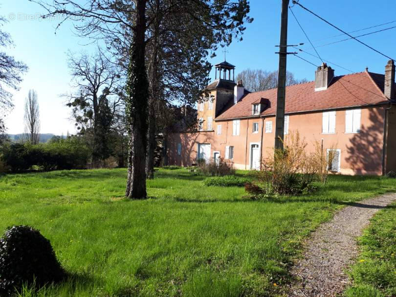 Maison à LES LOGES-MARGUERON