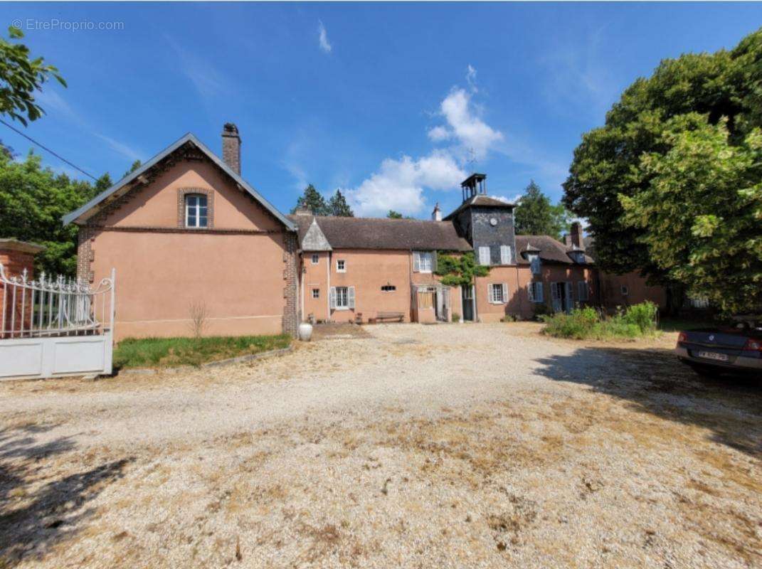 Maison à LES LOGES-MARGUERON