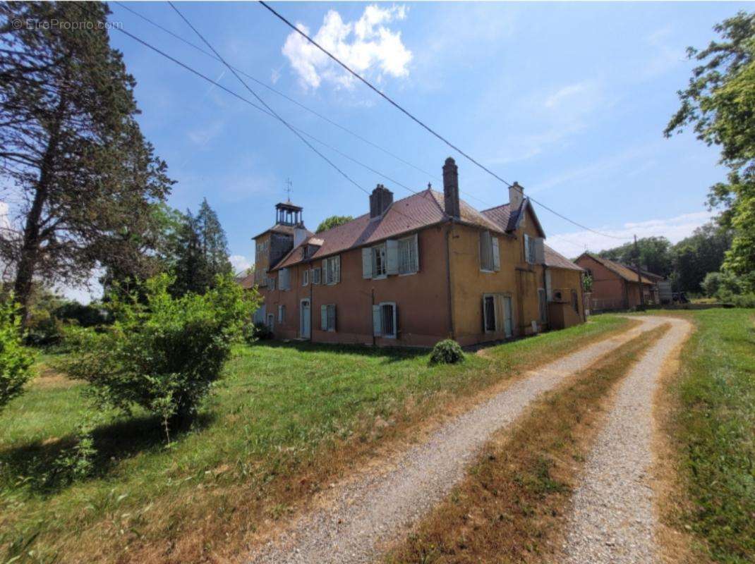 Maison à LES LOGES-MARGUERON