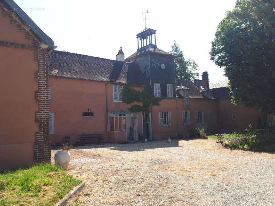 Maison à LES LOGES-MARGUERON