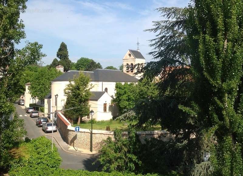 Appartement à MARNES-LA-COQUETTE