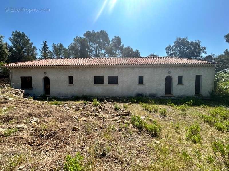 Maison à LES ISSAMBRES